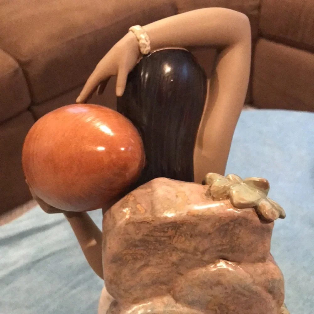 Beautiful Lladro FROM THE SPRING 010.12396 retired gres - woman with water jug - Picture 5 of 11